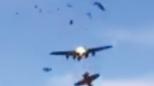 תיעוד: מטוסים מתנגשים במהלך מופע אווירי בדאלאס, ארה''ב