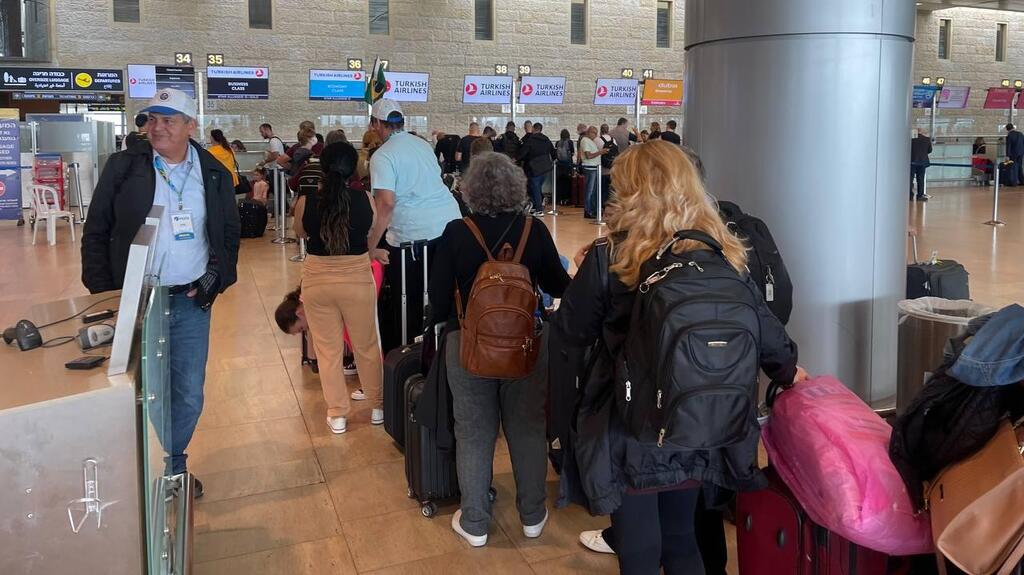 Turkish Airways counters at Ben Gurion Airport (Photo: Roi Rubinstein) דלפי טורקיש איירווייז, הבוקר בנתב"ג