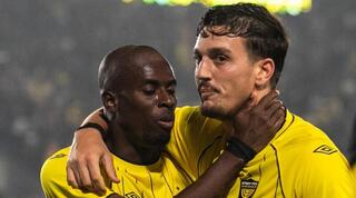 דנילו אספרייה חוגג עם ירדן שועה