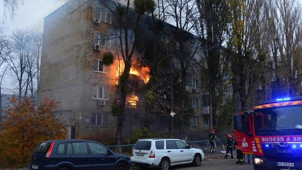 Последствия ракетного обстрела Киева