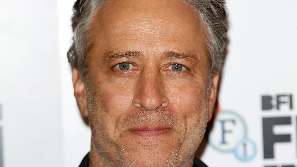 Jon Stewart (Photo: Tim P. Whitby/GettyImagesIL) ג'ון סטיוארט