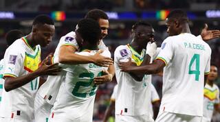 שחקני סנגל חוגגים