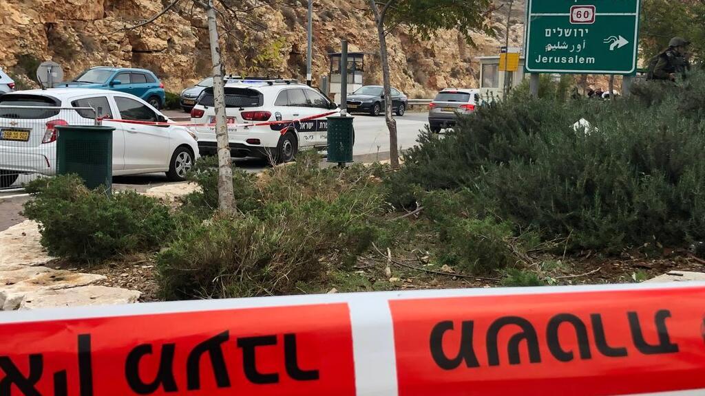 На месте теракта в округе Биньямин (Фото: Гиль Йонатан) זירת אירוע הדריסה בבנימין