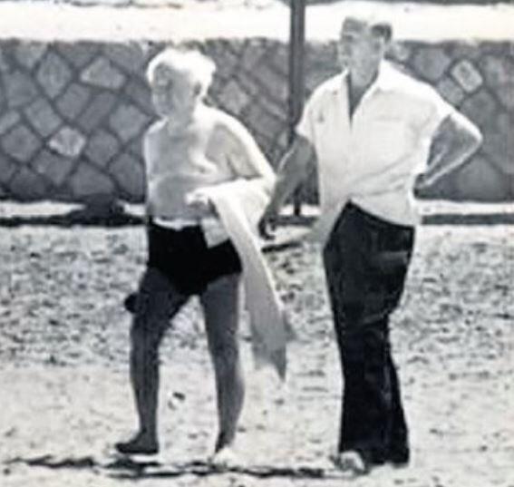 Eldan walking with David Ben Gurion