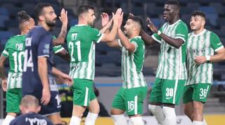 שחקני מכבי חיפה חוגגים