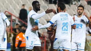 שחקני מכבי בני ריינה חוגגים