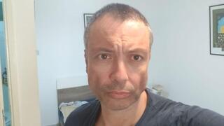 גבר מ איטליה שתקוע ב שגרירות ב אבו דאבי איחוד האמירויות