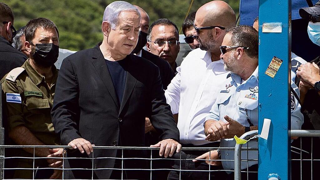 קובי שבתאי בזירת האסון במירון, עם ראש הממשלה דאז בנימין נתניהו והשר לשעבר אמיר אוחנה