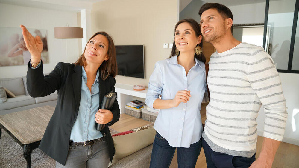 Покупка квартиры (Фото: Shutterstock) дом квартира покупка продажа рост падение договор калькулятор