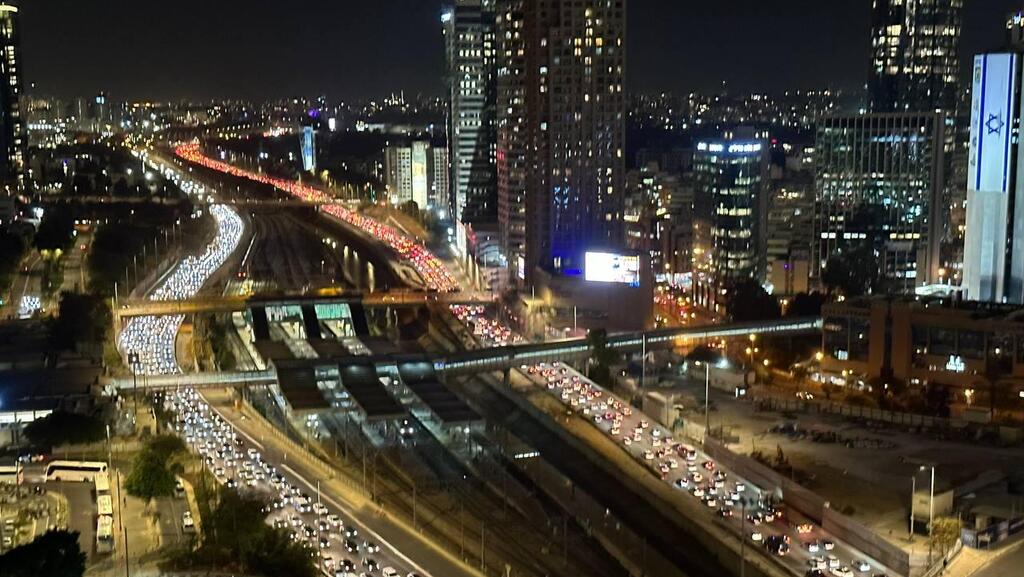פקקים בנתיבי איילון בזמן גמר המונדיאל