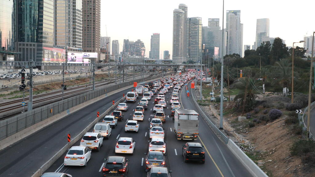 פקקים בנתיבי איילון לפני גמר המונדיאל