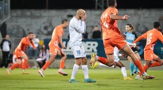 דובב גבאי תופס את הראש