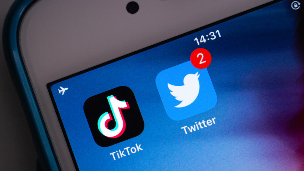 אפליקציות טיקטוק וטוויטר