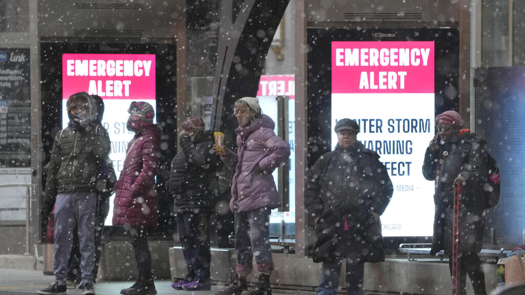 ארה"ב סופה בדרך להפוך ל פצצת ציקלון שיקגו לפני חג המולד