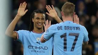 קווין דה בראונה חוגג עם נתן אקה