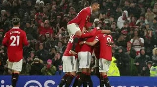 שחקני מנצ'סטר יונייטד חוגגים