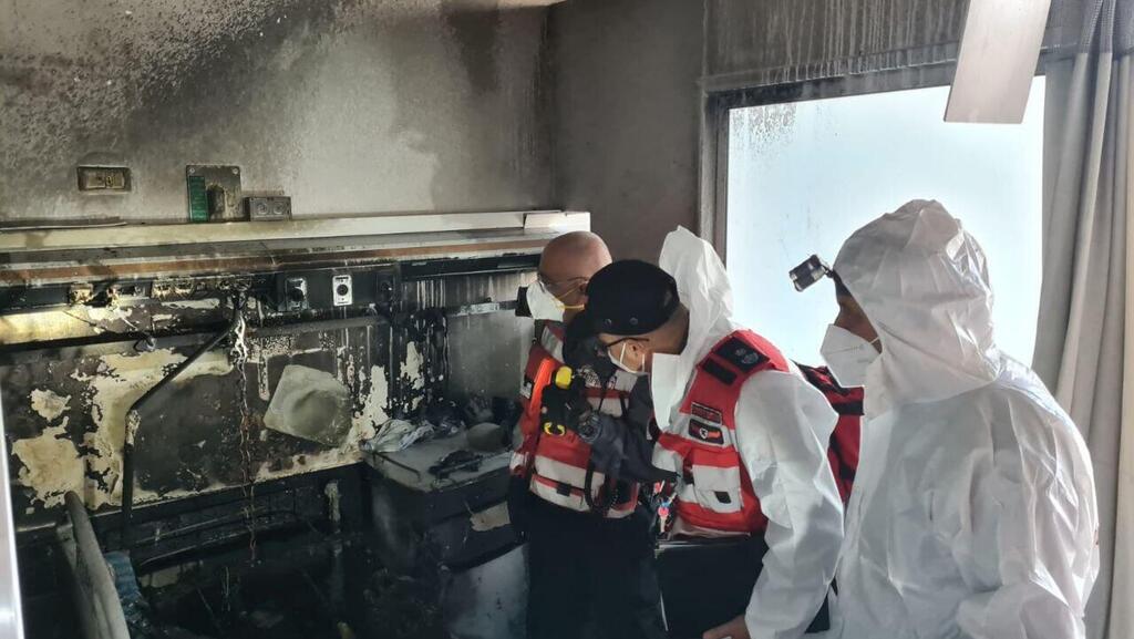 На месте пожара в больнице "Сорока" (Фото: Служба пожарной охраны) צוות החקירה של כבאות והצלה לישראל מחוז דרום פועל בחקירת האירוע בזירה