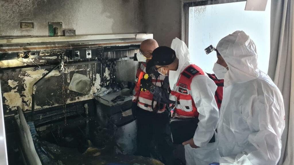 Fire and Rescue forces on the scene (Photo: Fire and Rescue Services) צוות החקירה של כבאות והצלה לישראל מחוז דרום פועל בחקירת האירוע בזירה
