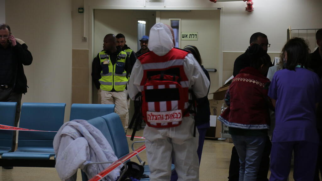 צוות החקירה של כבאות והצלה לישראל מחוז דרום פועל בחקירת האירוע בזירה