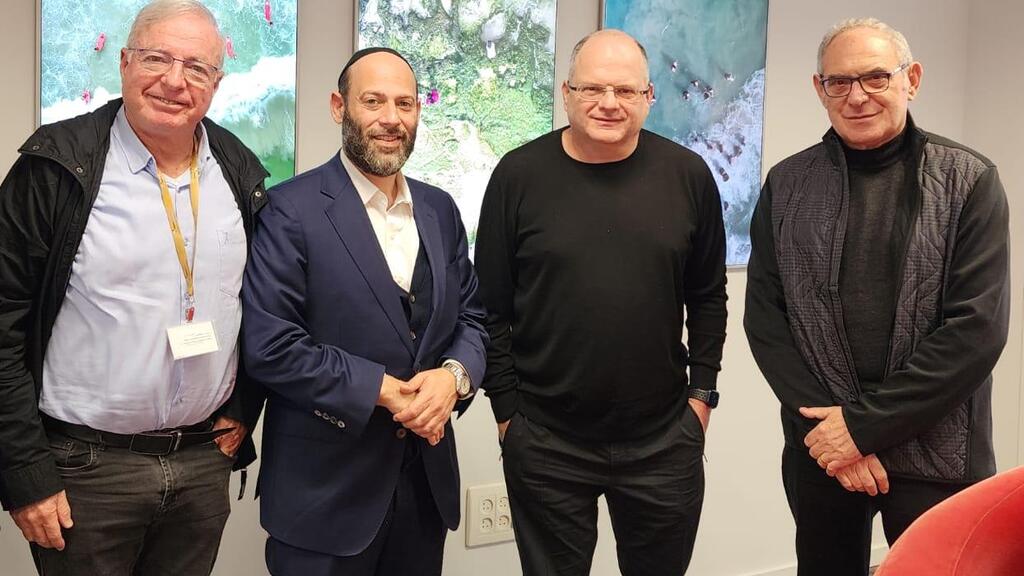 מימין לשמאל: פרופ׳ יוסף פרס, גיל שוויד, יוסי ערבליך וד״ר גדי נוימן