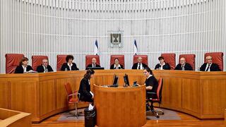 הנשיאה אסתר חיות בראש הרכב בית המשפט העליון