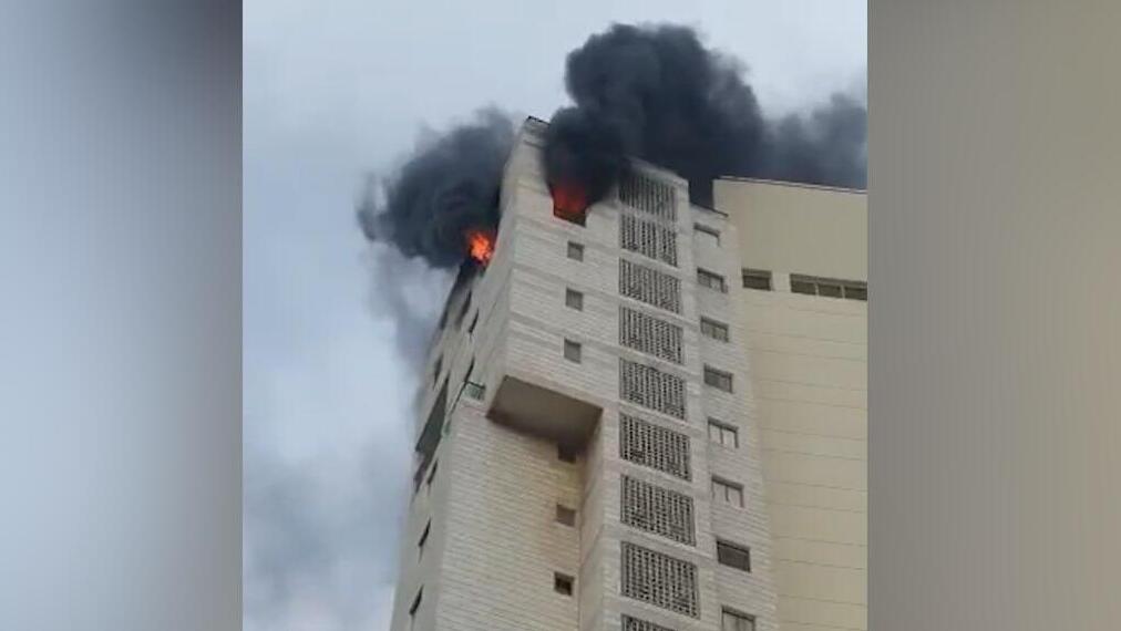 שריפה בבניין מגורים בבת ים