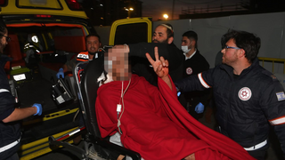 הפצוע מהפיגוע מגיע לבית חולים סורוקה