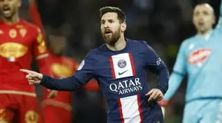 ליאו מסי חוגג