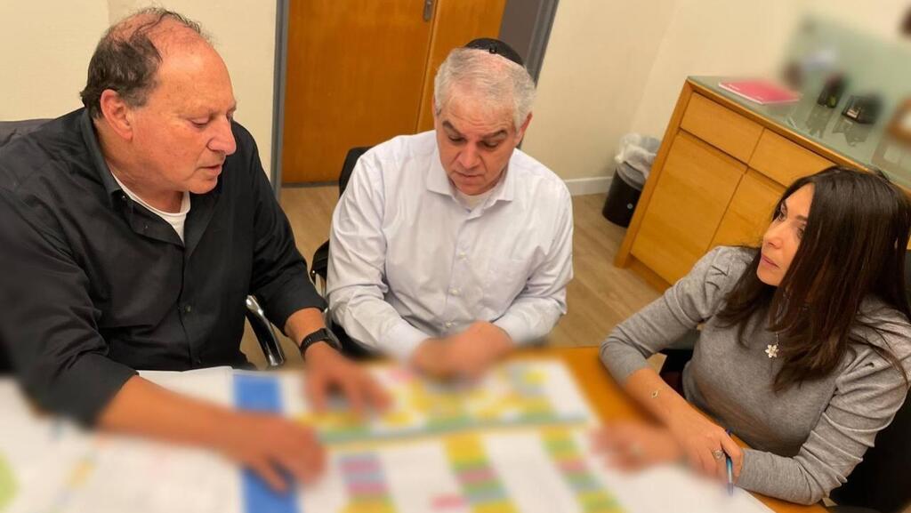 Руководители "Ракевет-Исраэль" Михаэль Майснер и Моше Шимони и министр транспорта Мири Регев מירי רגב בפגישה עם יו"ר רכבת ישראל משה שמעוני והמנכ"ל מיכאל מייקסנר