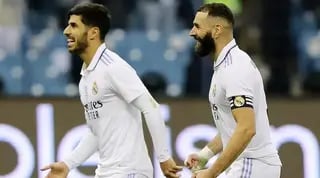 קארים בנזמה ומרקו אסנסיו חוגגים