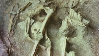 שרידיו של השמאן שאותרו במערת Nizhnetytkesken באלטאי