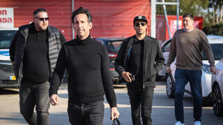 הרוכשים האמריקאים מגיעים למתחם וולפסון