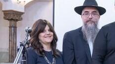 הרבנית נחמה דינה (משמאל) ולידה הרב שלום בער קרינסקי