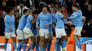 שחקני מנצ'סטר סיטי חוגגים