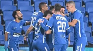 שחקני מ.ס אשדוד חוגגים