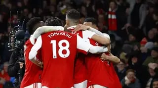 שחקני ארסנל חוגגים