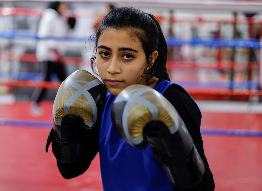 A girl trains at Gaza's  boxing club 