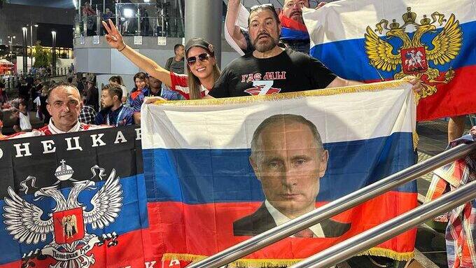 תומכים ברוסיה ובנשיאה ולדימיר פוטין באליפות אוסטרליה