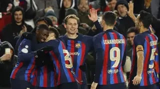 דמבלה חוגג עם החברים