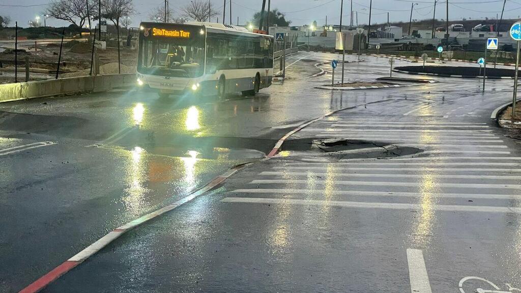 הבור שנפער ברחוב צפי פרופס בתל אביב