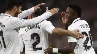 מרקו אסנסיו ו-ויניסיוס חוגגים