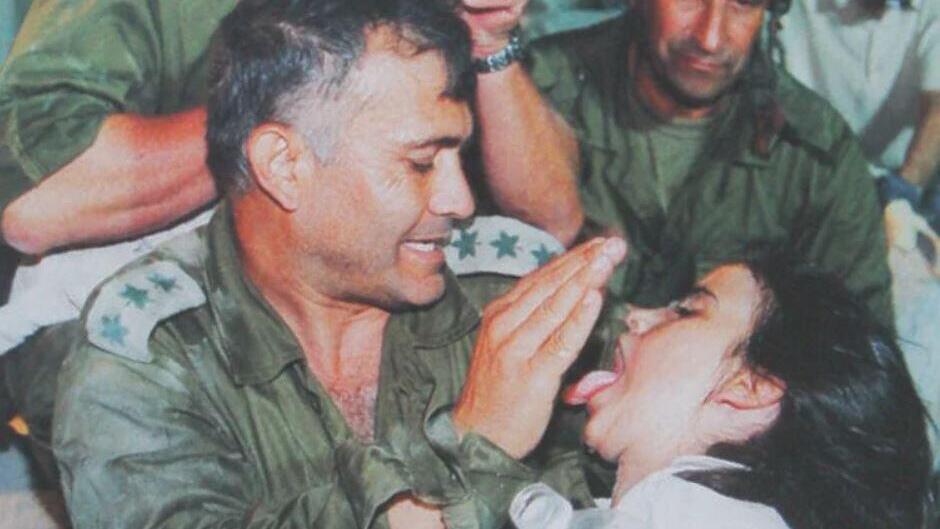Shiran Franco pulled from rubble after 5 days in 1999 (Photo: IDF spokesperson's Unit) Shiran Franco pulled from rubble after 5 days
