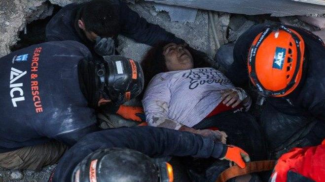 חילוץ עיישה מההריסות בטורקיה
