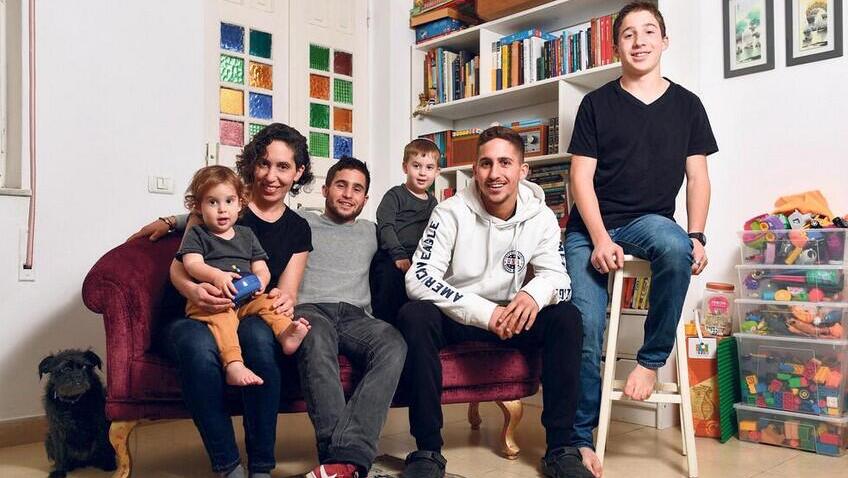 Ор Карми с сыновьями 