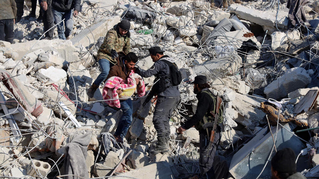 חילוץ לכודים מההריסות בסוריה