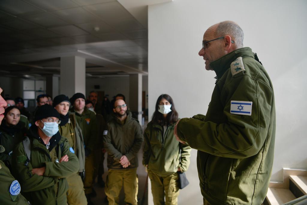 פתיחת בית החולים המקומי על ידי משלחת הסיוע הרפואי של צה"ל "ענפי זית"