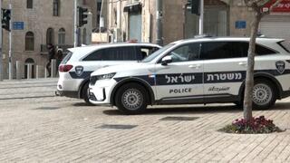 יום אחרי פיגוע הדריסה בשכונת רמות בירושלים - ניידות משטרה פרוסות ברחבי העיר