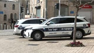 יום אחרי פיגוע הדריסה בשכונת רמות בירושלים - ניידות משטרה פרוסות ברחבי העיר