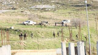 כוחות צה"ל מפזרים את העימותים בין המתנחלים לפלסטינים בקרוואת בני חסן