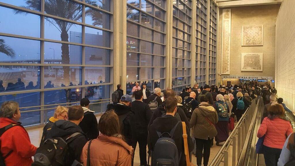 Очередь в аэропорту Бен-Гурион (Фото: Яир Краус) תורי ענק בנתב"ג לכניסת זרים